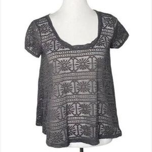 American Eagle Grey Lace Crochet Short Sleeve Top Size Medium